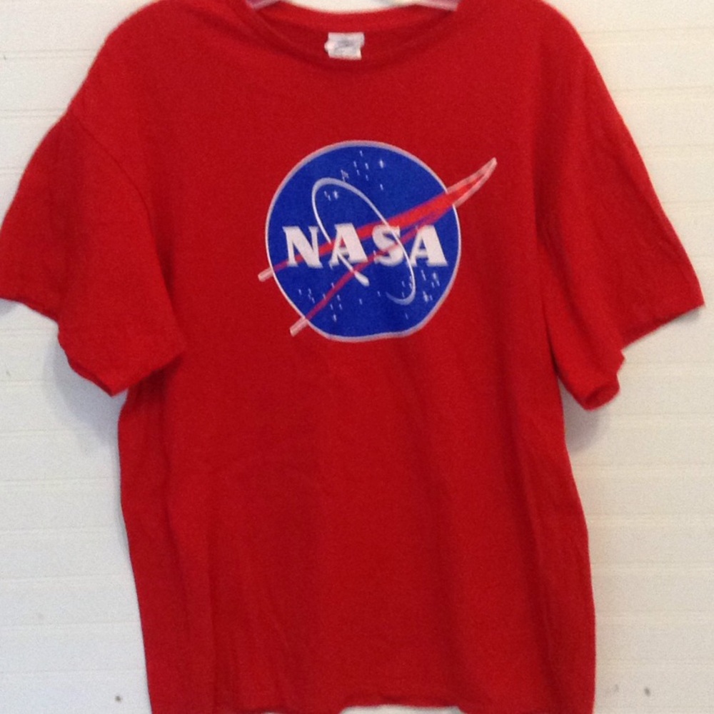 Delta NASA Size L Red Graphic T-shirt